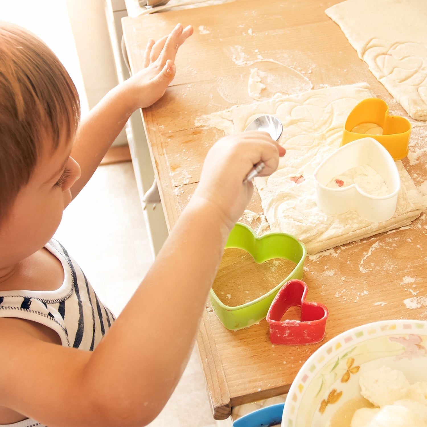 Pack of 4 cookie cutters, different shapes for baking. Pack of 4 cookie cutters, different shapes for baking.